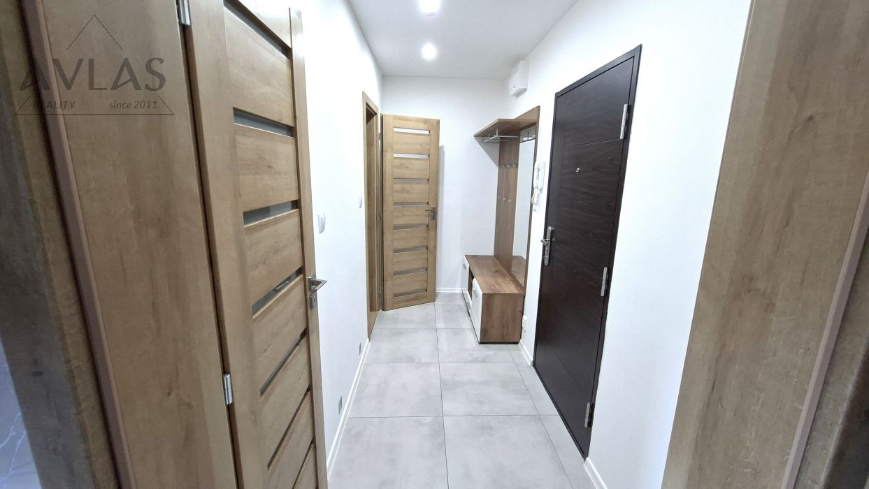 Kompletne zrekonštruovaný a zariadený 1-izbový byt v širšom centre mesta — 12