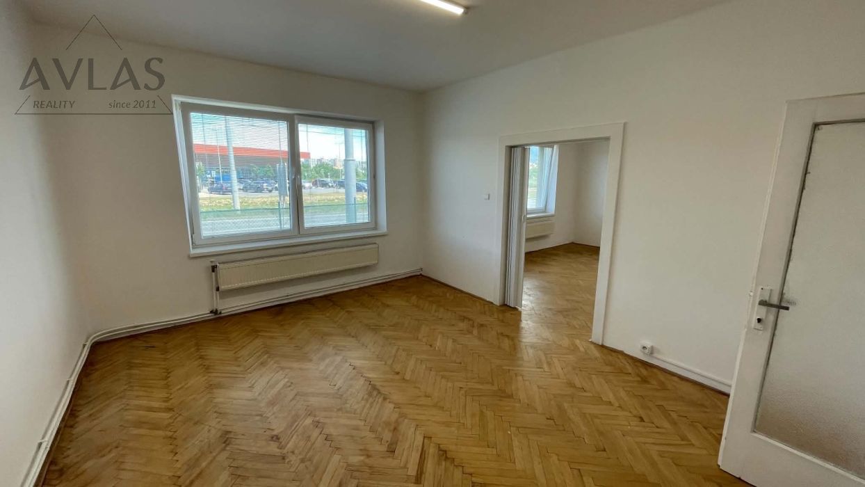 PRENÁJOM KANCELÁRSKYCH PRIESTOROV 100m2 — 9