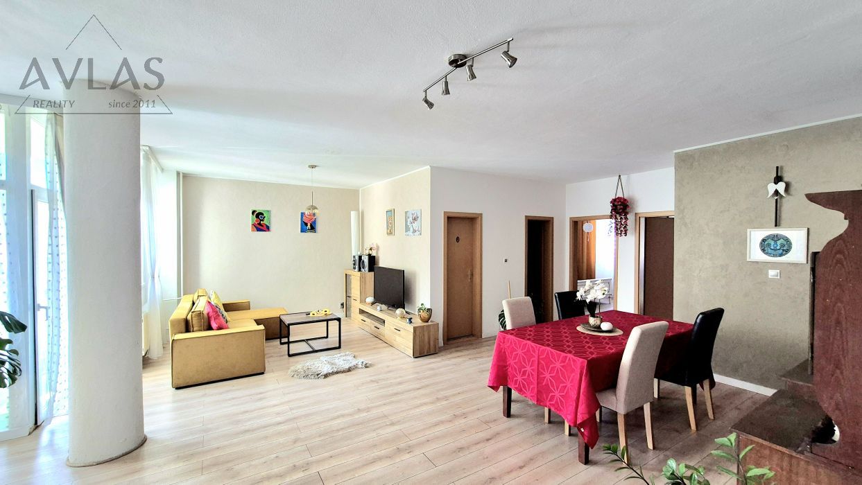 Ponúkame na prenájom moderný 3. izbový byt s dvomi balkónmi.
