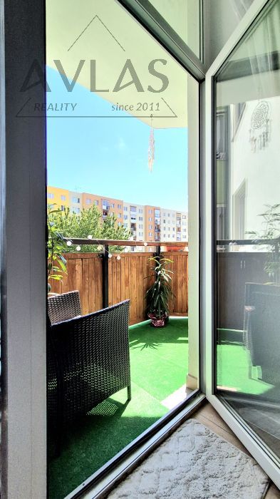 Ponúkame na prenájom moderný 3. izbový byt s dvomi balkónmi. — 2