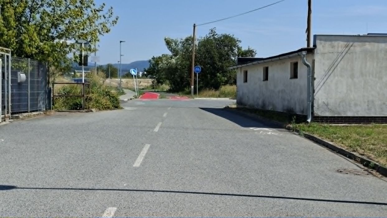 Slnečný rovinatý pozemok Solivar – Šváby 2315m2 — 8